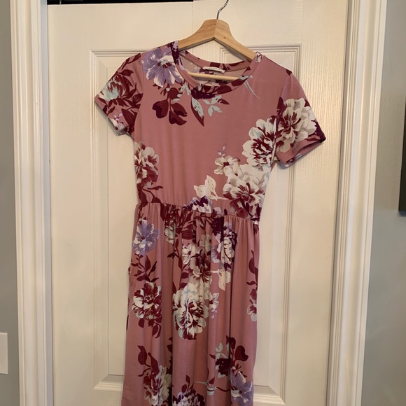 Mauve Flower dress - Picture 2 of 3